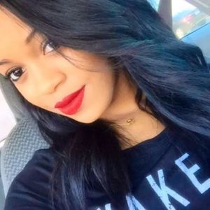 Meet your Posher, Yanna